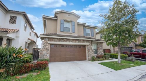 20416 Gordon Pl, Lakewood, CA 90715-1600