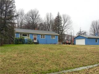 15 Landis Dr, Mercer, PA 16137-3157