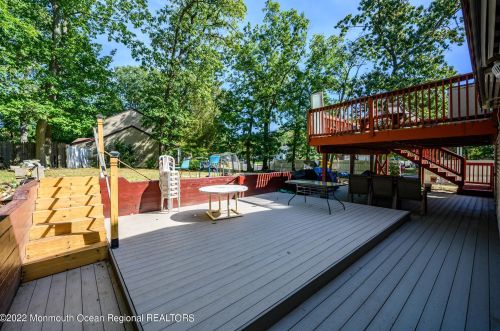 271 Joe Parker Rd, Lakewood NJ  08701-3820 exterior
