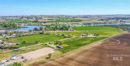 4044 Ranch Dr, Homedale, ID 83628-5007