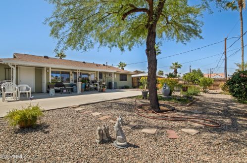 10819 111 Ave, Sun City AZ  85351-4021 exterior