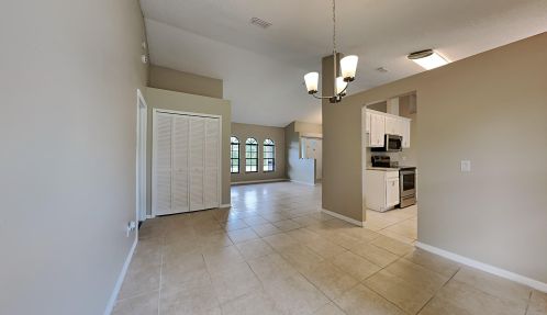 933 Mccracken Ave, Fort Pierce, FL 34953-3622