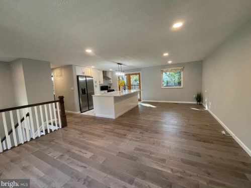 12822 Framingham Ct, Herndon VA  20171-2619 exterior