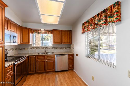 10749 Abbott Ave, Sun City, AZ 85351-4043