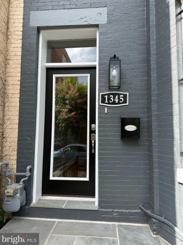 1345 V St, Washington, DC 20020-7017