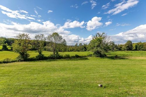 10 Surdan Mountain Rd, West Woods CT  06069-2428 exterior