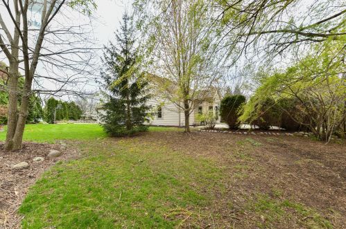 1730 Hunter Rd, Waukesha WI  53189-8233 exterior