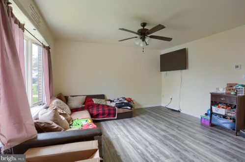202 Riverview Dr, Ephrata, PA 17522-1898