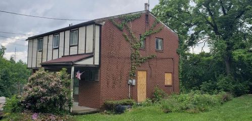 155 Springwood Dr, Verona, PA 15147-2617