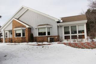 7000 Sandpiper Ct, Milwaukee, WI 53223-2753