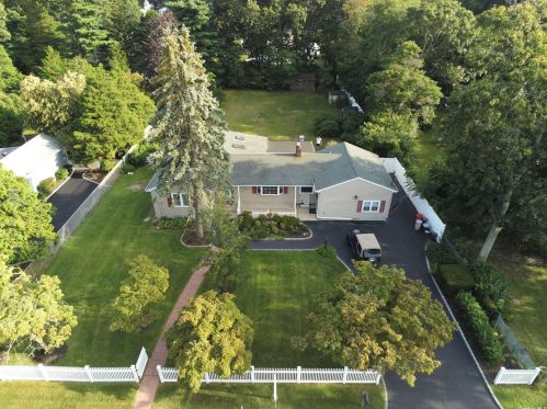 16 Wolfhollow Rd, South Setauket, NY 11720-4133