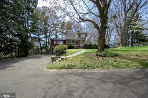34 Township Line Rd, Melrose Park, PA 19027-2220