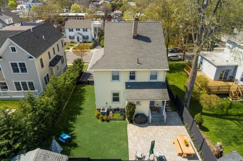 322 Sixth Ave, New Rochelle NY  10803-1605 exterior