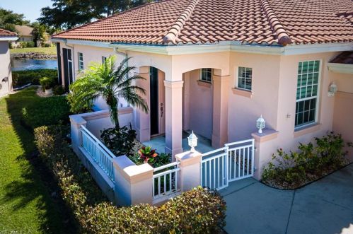 9172 Las Maderas Dr, Bonita Springs, FL 34135-2825