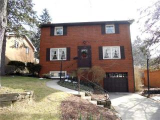 140 Legrande Dr, Pittsburgh, PA 15221-4241
