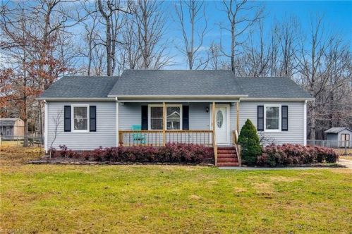 107 Pineview Rd, Gibsonville, NC 27249-8896