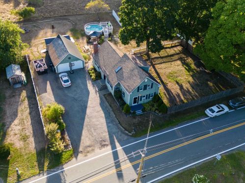 44 Main St, Newton, NH 03858-3112