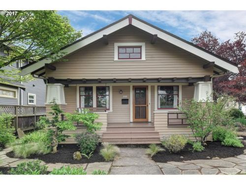 3231 71st Ave, Portland, OR 97206-1807