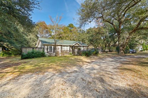 64 Cherokee Farms Rd, Beaufort SC  29906-8823 exterior