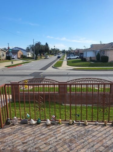 11803 Casimir Ave, Hawthorne CA  90250-1994 exterior