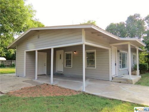 753 San Antonio Ave, Seguin, TX 78155-3558