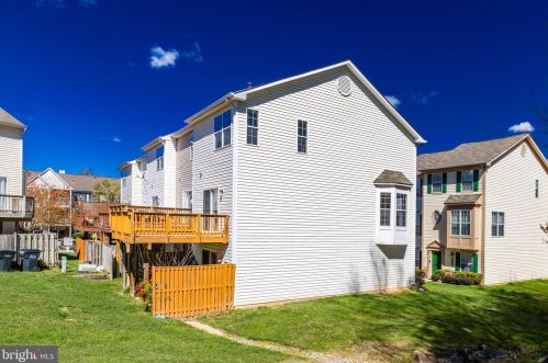 3581 Sherbrooke Cir, Woodbridge VA  22192-7033 exterior