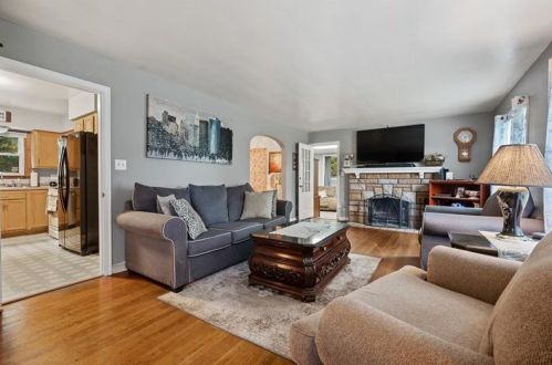 435 Charles Ave, New Kensington, PA 15068-5335