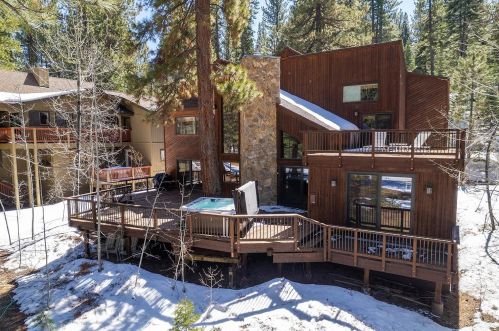 150 Basque Dr, Truckee, CA 96161-3915