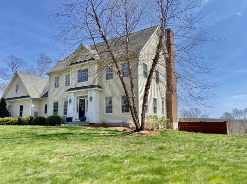 81 Old Colchester Rd, Amston, CT 06231-1335