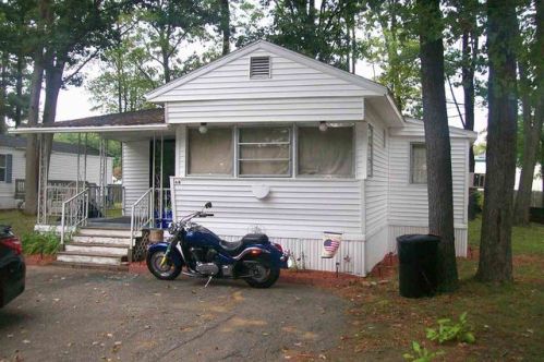 68 Colonial Vlg, Somersworth NH  03878-1555 exterior