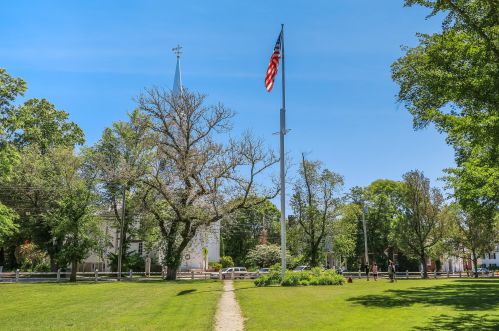 40 Main St, Falmouth MA  02540-3129 exterior
