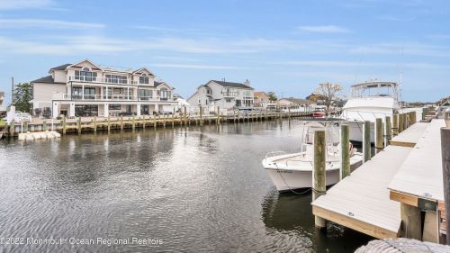 1019 Bowsprit Pt, Lacey Township NJ  08734-2706 exterior