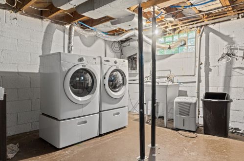 4480 70, Milwaukee WI 53218-5408 exterior