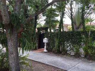 6050 48th St, Miami, FL 33155-6041