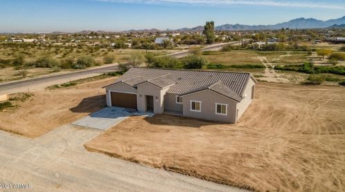 39425 Buckeye Rd, Tonopah, AZ 85354-7518