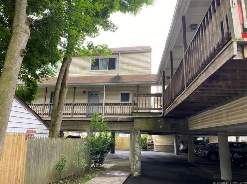 15 Renwick St, Stamford, CT 06902-2300