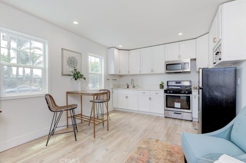 7812 Peachtree Ave, Van Nuys CA  91402-6514 exterior