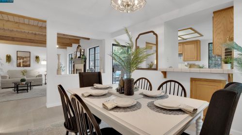 2101 Henry Ave, Pinole CA  94564-1771 exterior