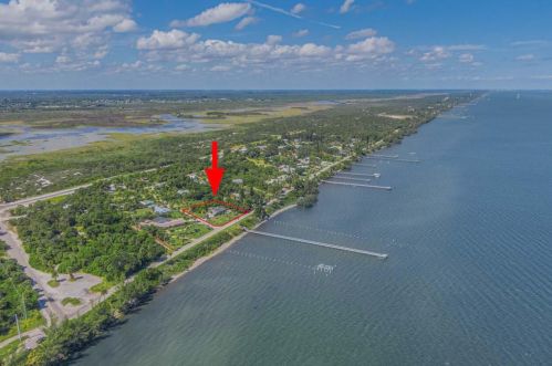 11309 Indian River Dr, Fort Pierce, FL 34982-7831