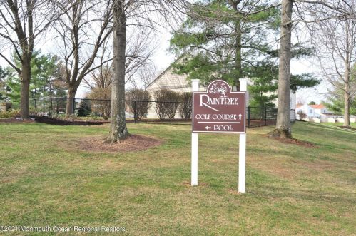 166 Primrose Ln, East Freehold NJ  07728-4077 exterior