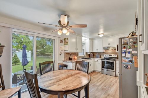 1643 Loretta Ln, Green Bay, WI 54302-2435