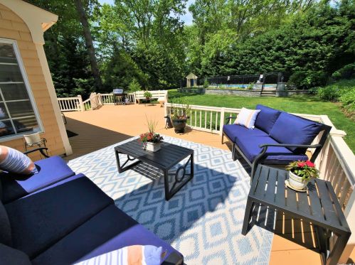 28 Little Harbor Rd, Mount Sinai NY  11766-1208 exterior