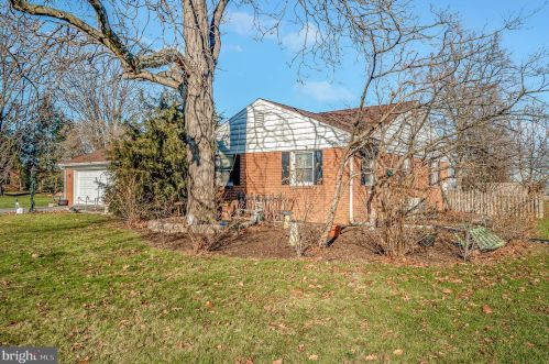 363 Main St, Bareville, PA 17540-1927