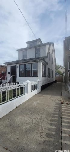 110-11 207th St, Jamaica, NY 11429-2236
