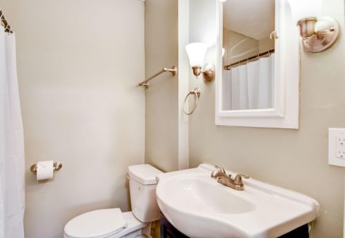 2704 63, Milwaukee WI 53216-2113 exterior