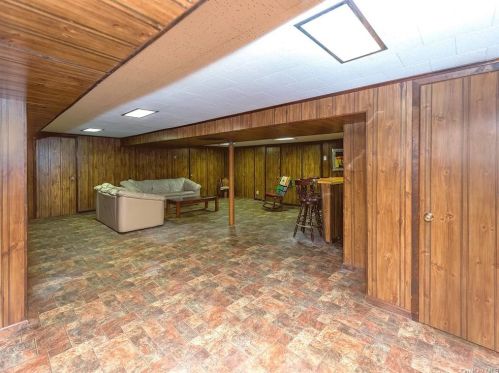 41 Michael Dr, Scarsdale NY  10583-6709 exterior