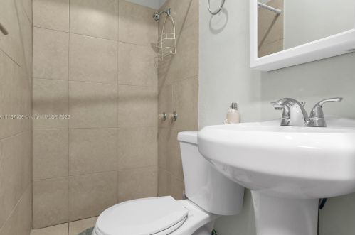 7720 35th St, Hollywood FL  33024-2213 exterior