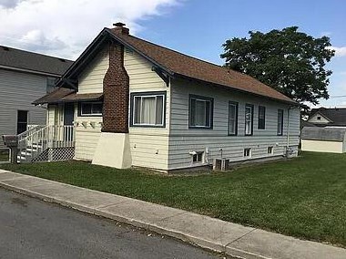 38 Twin St, West Jefferson, OH 43162-1443