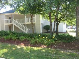 1200 Halcyon Cir, Greer SC  29650-2939 exterior