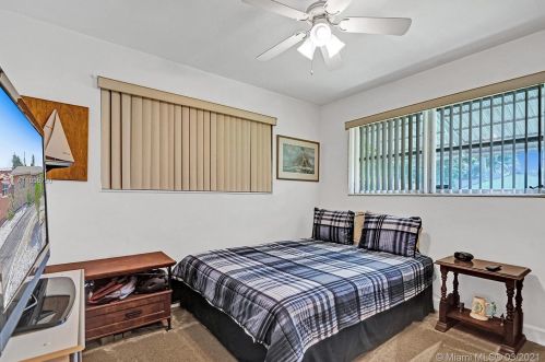 8490 10th St, Hollywood FL  33024-4939 exterior